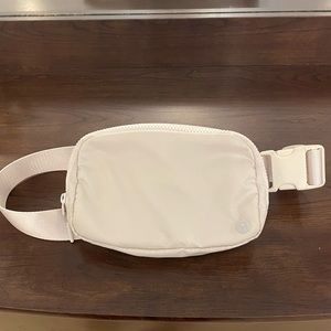 Lululemon Everywhere Belt Bag